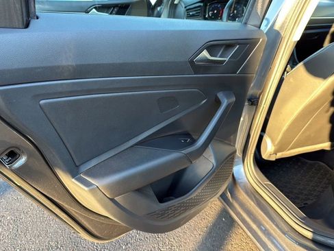 Used 2019 Volkswagen Jetta SEL Premium image 39