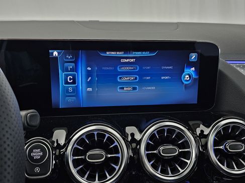 New 2026 Mercedes-Benz GLA 35 AMG 4MATIC image 43