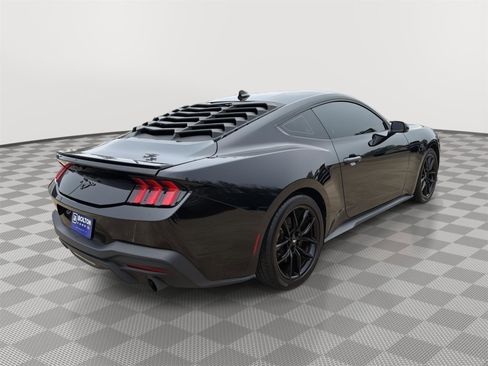 Used 2024 Ford Mustang EcoBoost image 5