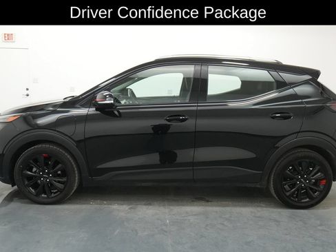 Used 2023 Chevrolet Bolt EUV LT w/ Convenience Package FWD image 4
