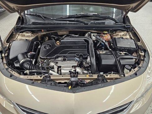 Used 2018 Chevrolet Malibu LT FWD image 40