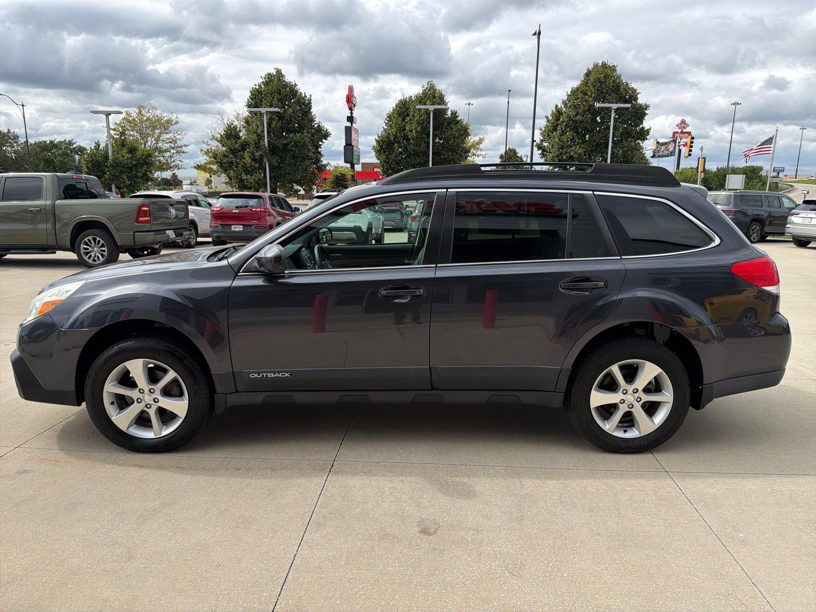 Used 2013 Subaru Outback 2.5i Limited AWD/4WD image 5