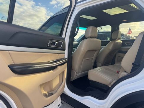 Used 2016 Ford Explorer XLT w/ Equipment Group 202A FWD image 12