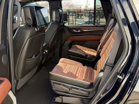 Used 2023 GMC Yukon Denali Ultimate image 6