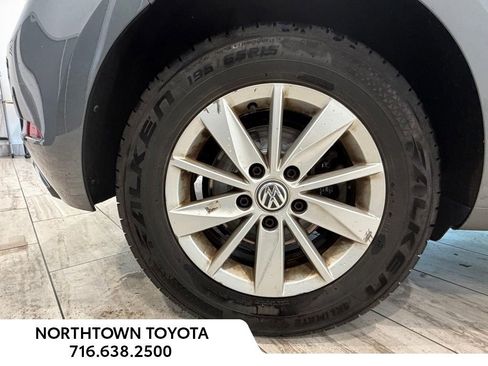 Used 2019 Volkswagen Golf 4-Door FWD image 8