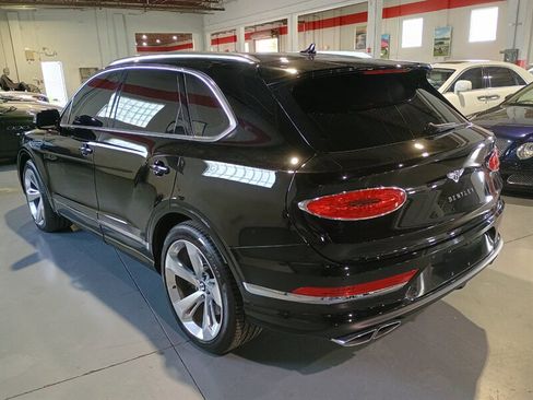 Used 2023 Bentley Bentayga AWD/4WD image 3