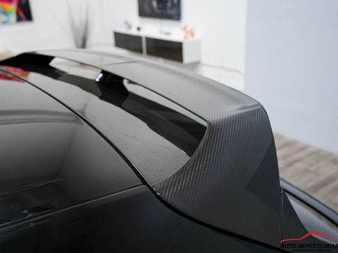 Used 2018 Bentley Bentayga image 25