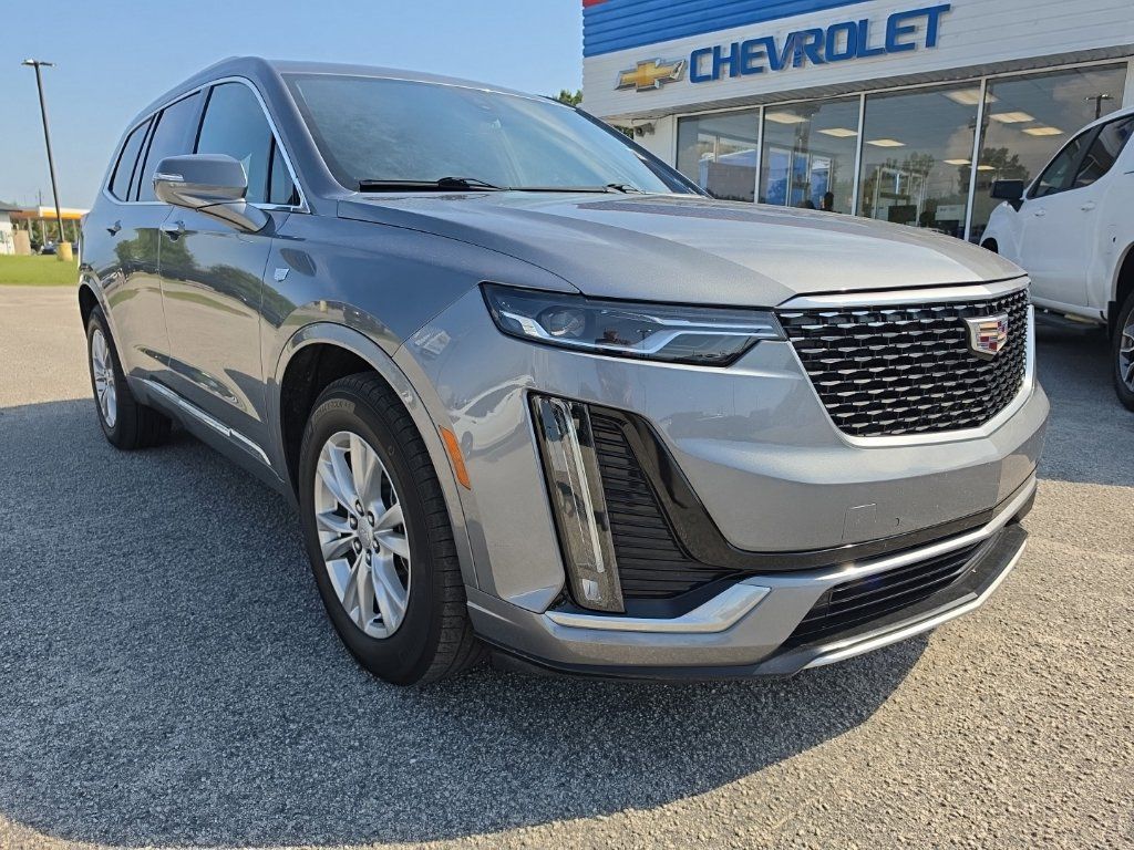 Used 2022 Cadillac XT6 Luxury FWD image 1