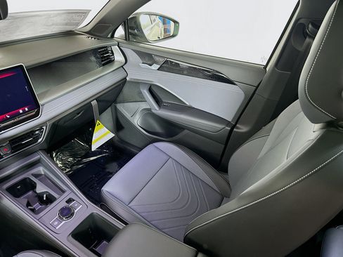 New 2026 Volkswagen Tiguan SE R-Line AWD/4WD image 23