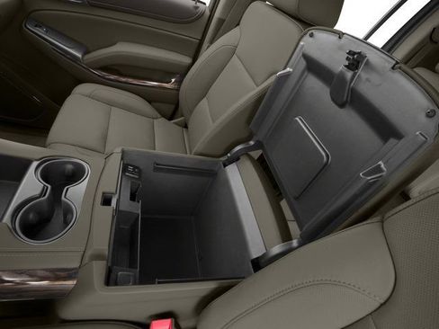 Used 2017 GMC Yukon XL SLT w/ Premium Edition RWD image 21