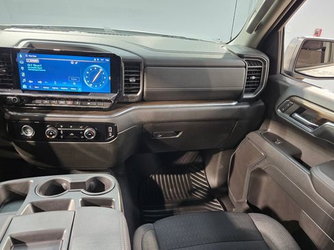 Used 2024 Chevrolet Silverado 1500 LT RWD image 11