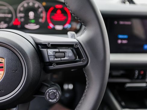 New 2026 Porsche Cayenne S image 16