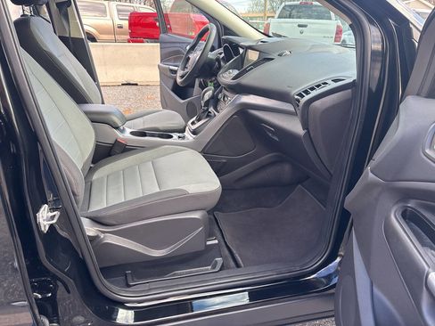 Used 2016 Ford Escape SE w/ Equipment Group 201A image 23