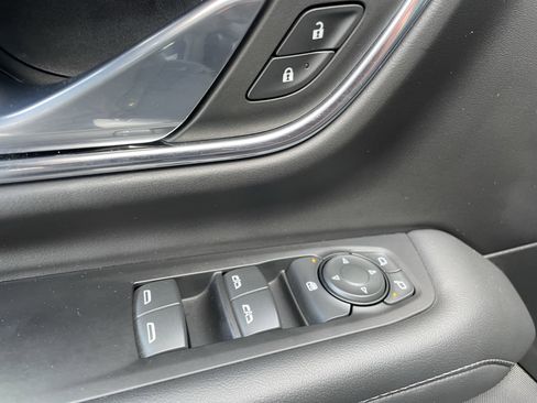 Used 2023 GMC Yukon XL SLE w/ Gmc Pro Safety Plus Package image 11