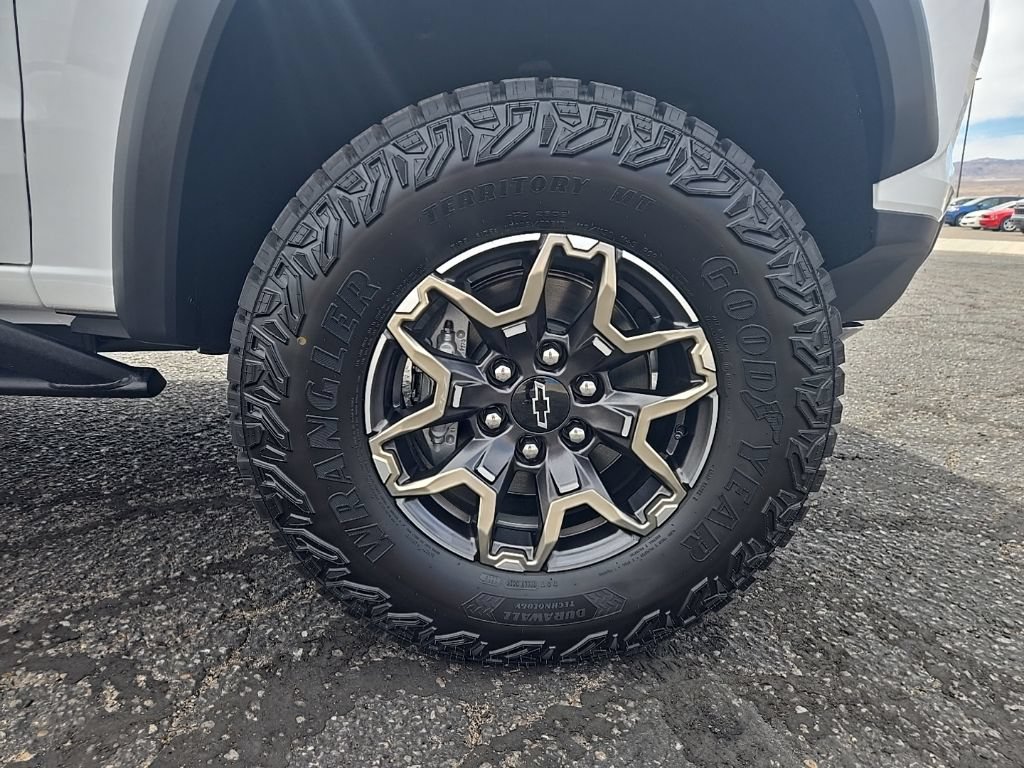 New 2026 Chevrolet Colorado ZR2 w/ Technology Package AWD/4WD image 10