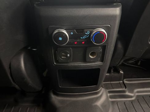 Used 2020 Ford Explorer XLT w/ Equipment Group 202A AWD/4WD image 11