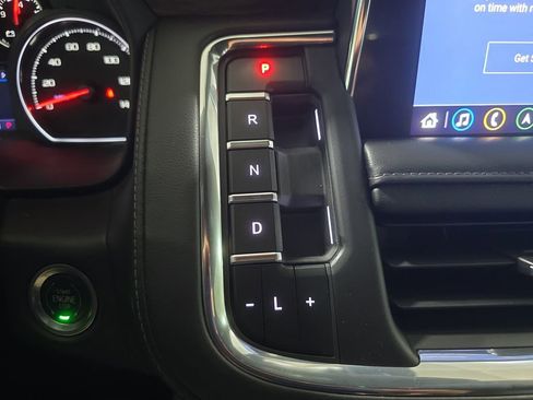 Used 2021 Chevrolet Tahoe Z71 w/ Rear Media and Nav Package AWD/4WD image 16