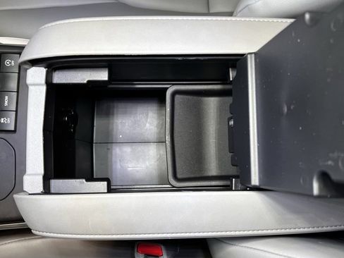 Certified 2021 Toyota Highlander XLE image 37