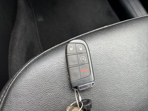 Used 2025 Jeep Compass Limited AWD/4WD image 25