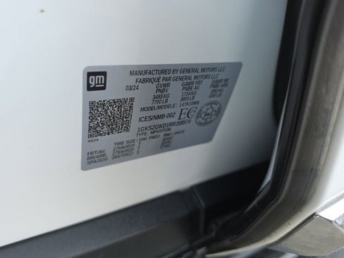 Used 2024 GMC Yukon XL SLT w/ SLT Luxury Package AWD/4WD image 41