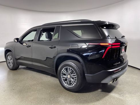 Used 2026 Chevrolet Traverse LT w/ Driver Confidence Package FWD image 5