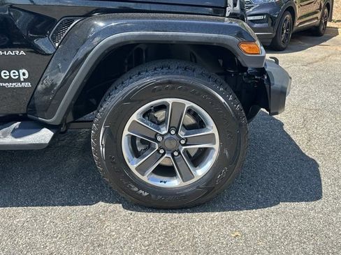 Used 2019 Jeep Wrangler Unlimited Sahara AWD/4WD image 14