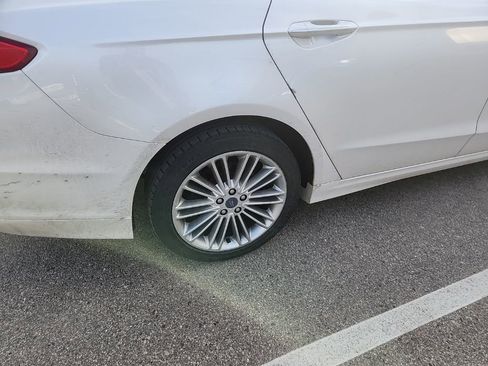 Used 2015 Ford Fusion SE w/ Equipment Group 202A image 6