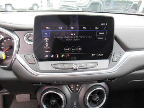 Certified 2024 Chevrolet Blazer LT w/ Convenience Package FWD image 26