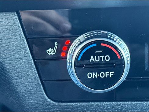 New 2026 Mitsubishi Outlander SE image 21