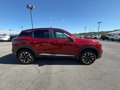 New 2025 Nissan Kicks SV image 4