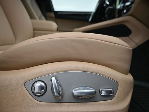 Certified 2026 Porsche Macan AWD/4WD image 15