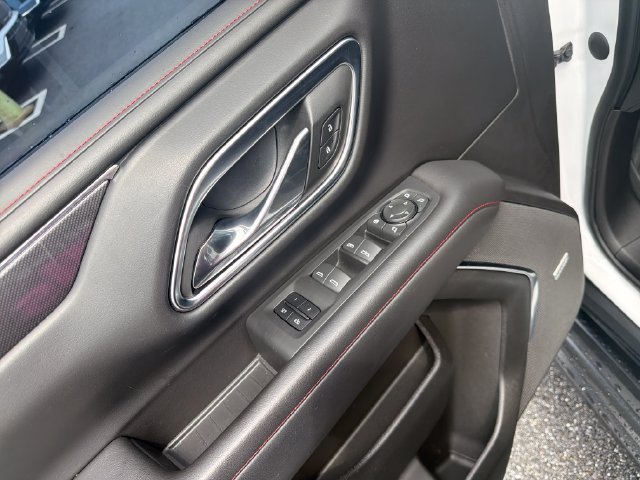 Used 2023 Chevrolet Suburban RST w/ Luxury Package AWD/4WD image 11