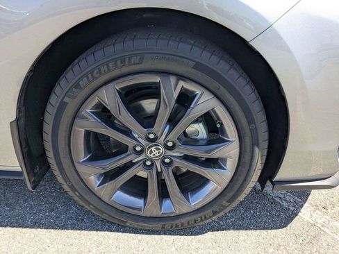 Used 2025 Toyota Sienna XSE w/ XSE Plus Package FWD image 11
