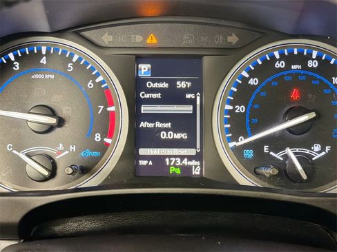 Used 2017 Toyota Highlander Limited image 12