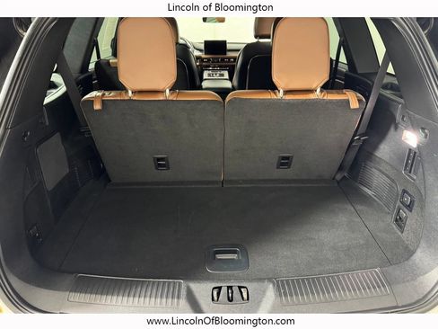 Used 2023 Lincoln Aviator Grand Touring w/ Elements Package Plus AWD/4WD image 17