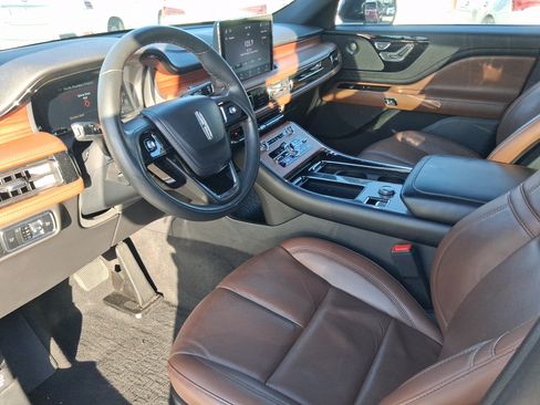 Certified 2024 Lincoln Aviator Reserve w/ Jet Package RWD image 11