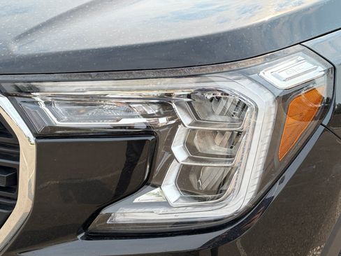 Used 2024 GMC Terrain SLE FWD image 10