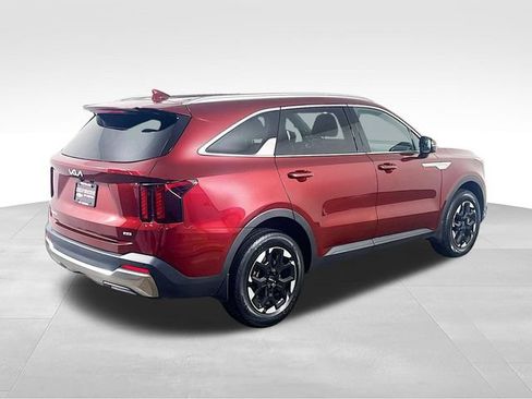 Used 2024 Kia Sorento S AWD/4WD image 8