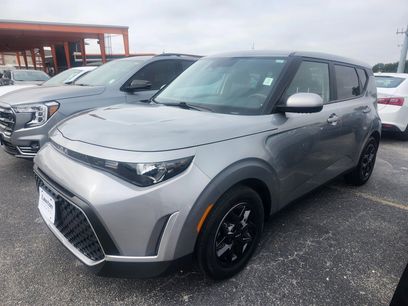Used 2023 Kia Soul LX w/ LX Technology Package