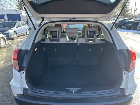 Used 2017 Honda HR-V EX image 9