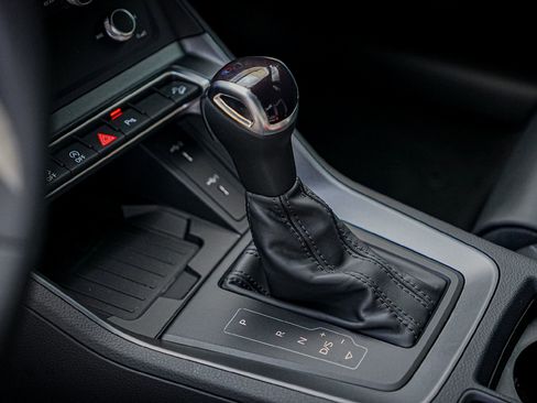 New 2025 Audi Q3 2.0T Premium image 13