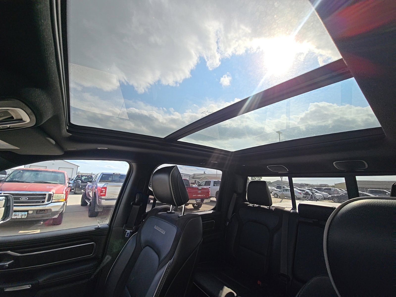 Used 2023 RAM 1500 Laramie AWD/4WD image 22