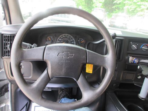 Used 2006 Chevrolet Express 3500 w/ School Bus Package RWD image 11
