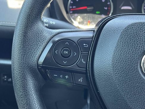 Used 2021 Toyota RAV4 LE FWD image 25