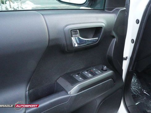 Used 2023 Toyota Tacoma TRD Sport w/ Advanced Technology Package image 16