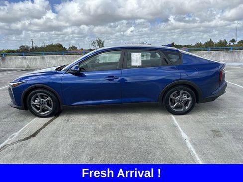 Used 2025 Kia K4 LXS image 40