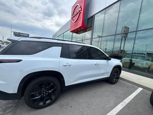 Used 2026 Chevrolet Traverse RS FWD image 6