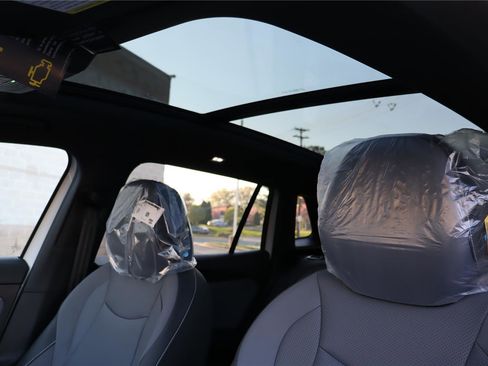 New 2026 Volkswagen Tiguan SE R-Line image 23