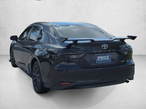 Used 2018 Toyota Camry LE FWD image 7