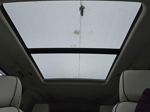 Used 2021 GMC Yukon Denali w/ Denali Premium Package image 3